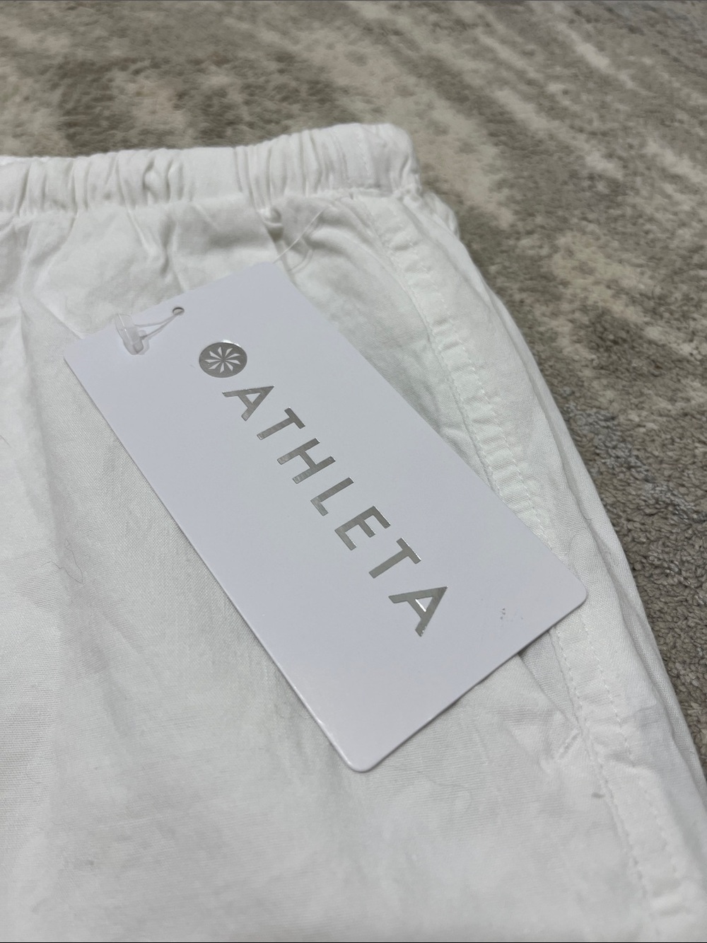 Athleta Paradise Bermuda Shorts in crisp white. Sz L. 7 inch inseam. - Picture 4 of 12